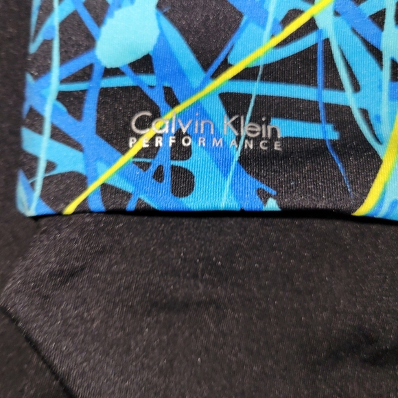 ***3/$30*** Calvin Klein Performance Quick Dry Crop Leggings - Picture 3 of 13